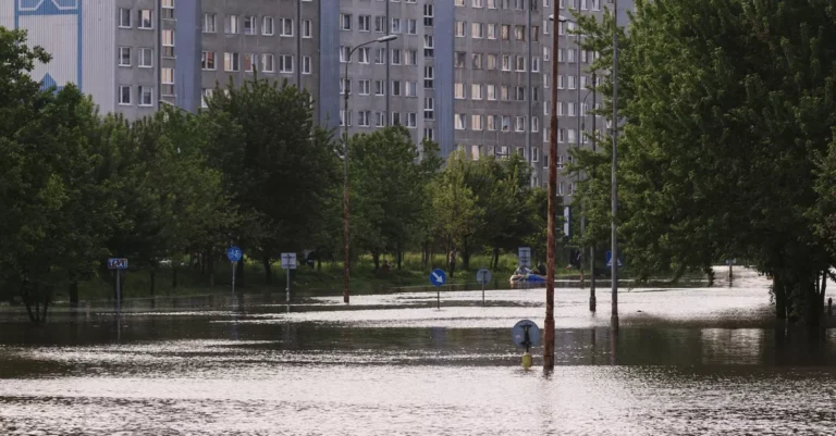 Spring flooding in a city