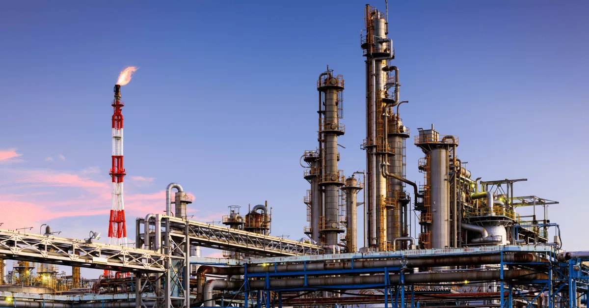 Oil refinery power plant